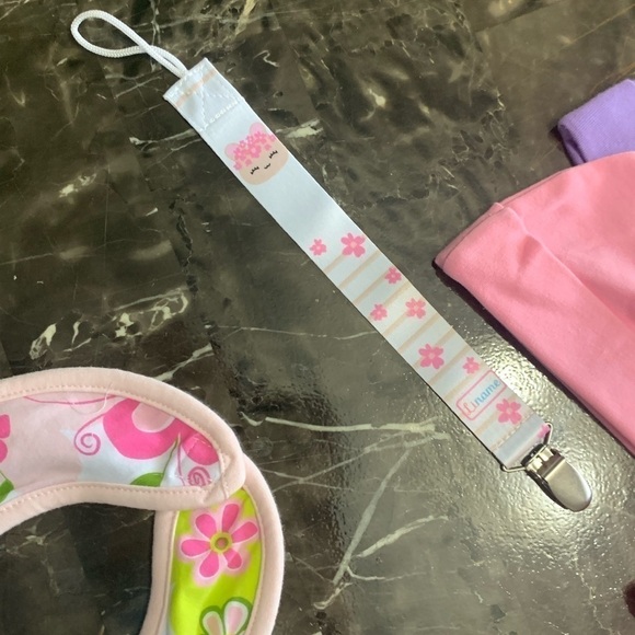 BABY Girl Bundle (bibs, hats, pacifier holder) New - Picture 3 of 4